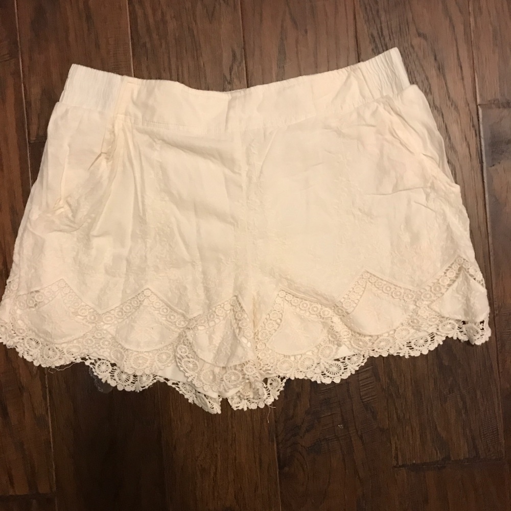 lace white shorts